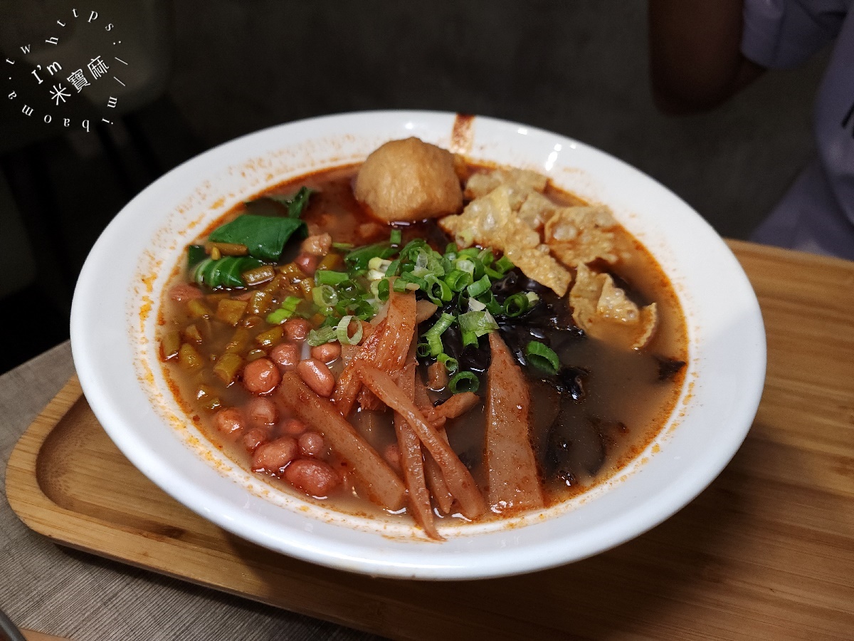 老雜眸 LAO ZA MO｜板橋美食，螺螄粉、麻辣水煮，挑戰你的味蕾極限！