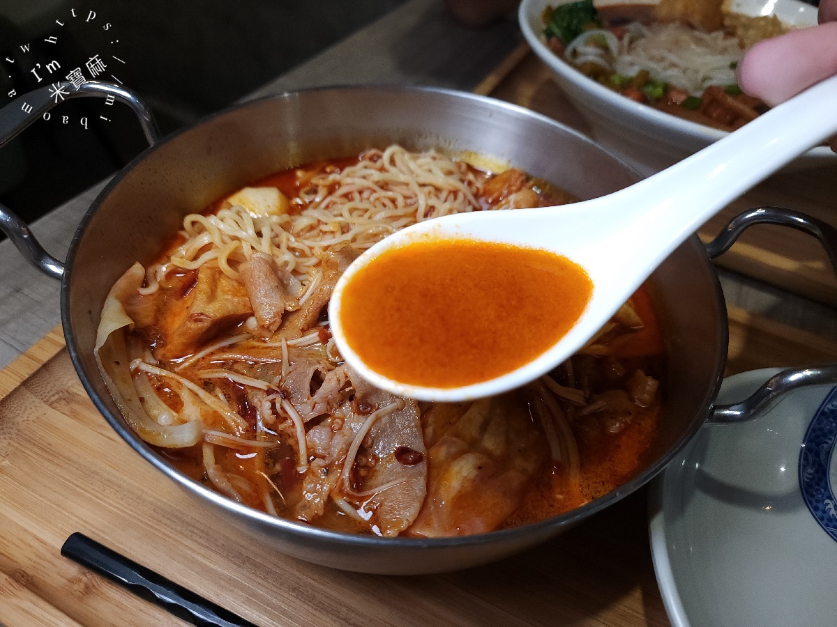 老雜眸 LAO ZA MO｜板橋美食，螺螄粉、麻辣水煮，挑戰你的味蕾極限！