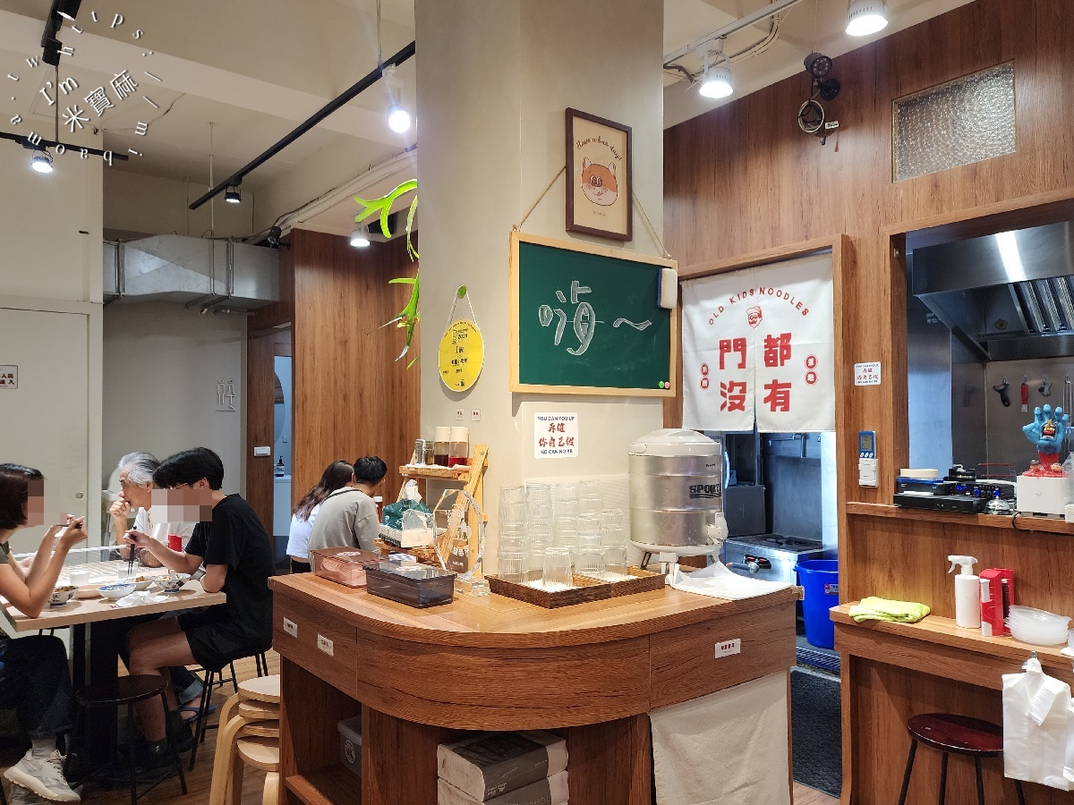 老童小吃部｜台北美食，巷弄古早味，連500碗都折服的招牌拌麵與滷肉飯！