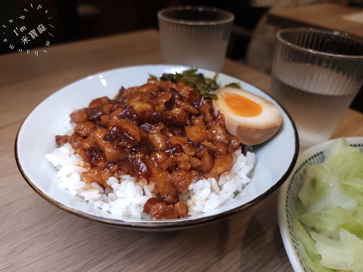 老童小吃部｜台北美食，巷弄古早味，連500碗都折服的招牌拌麵與滷肉飯！