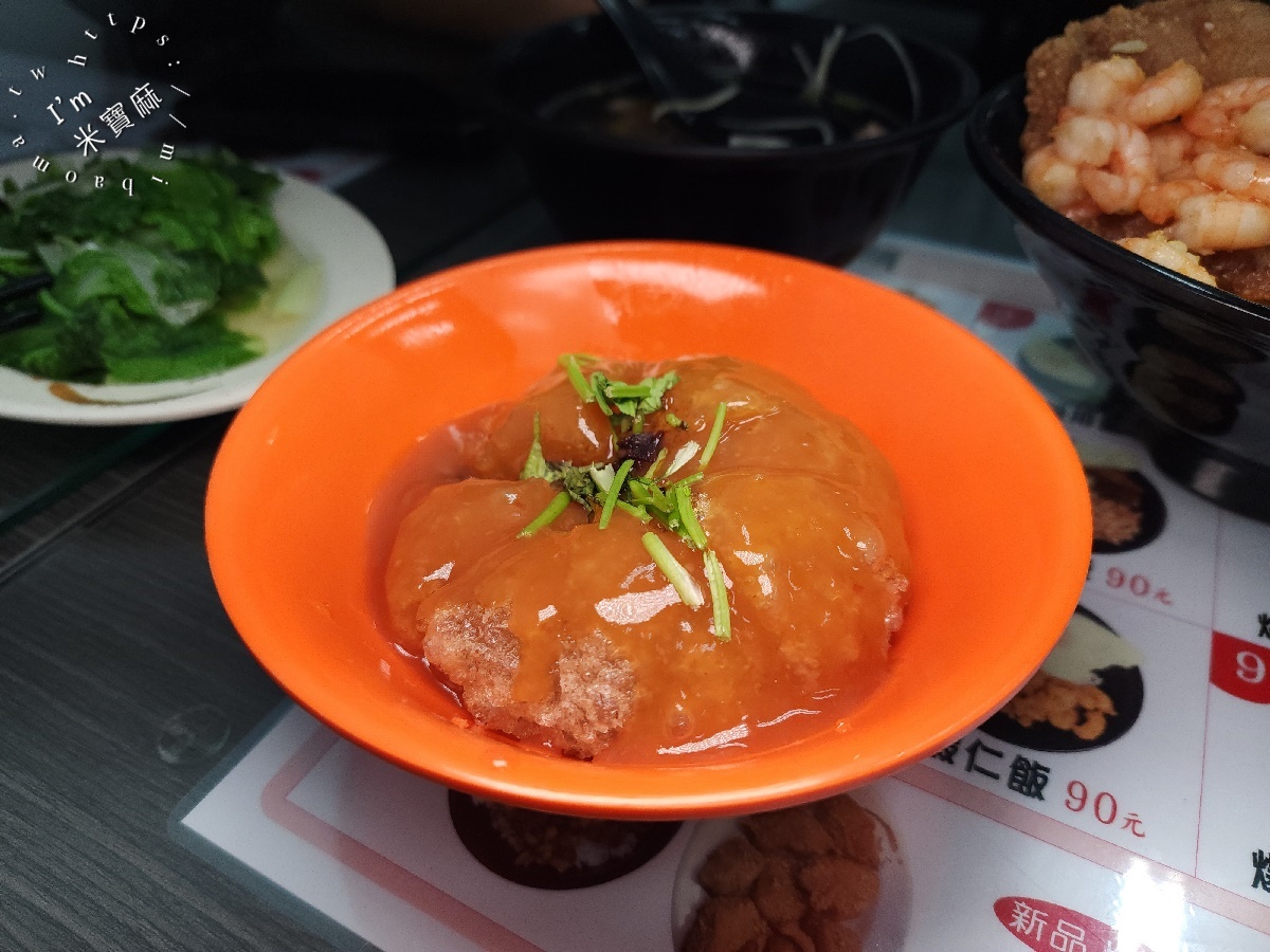 蝦味鮮蝦仁排骨飯｜新店美食，不裹粉手剝鮮蝦仁，爆漿排骨飯雙重奏，饕客首選！