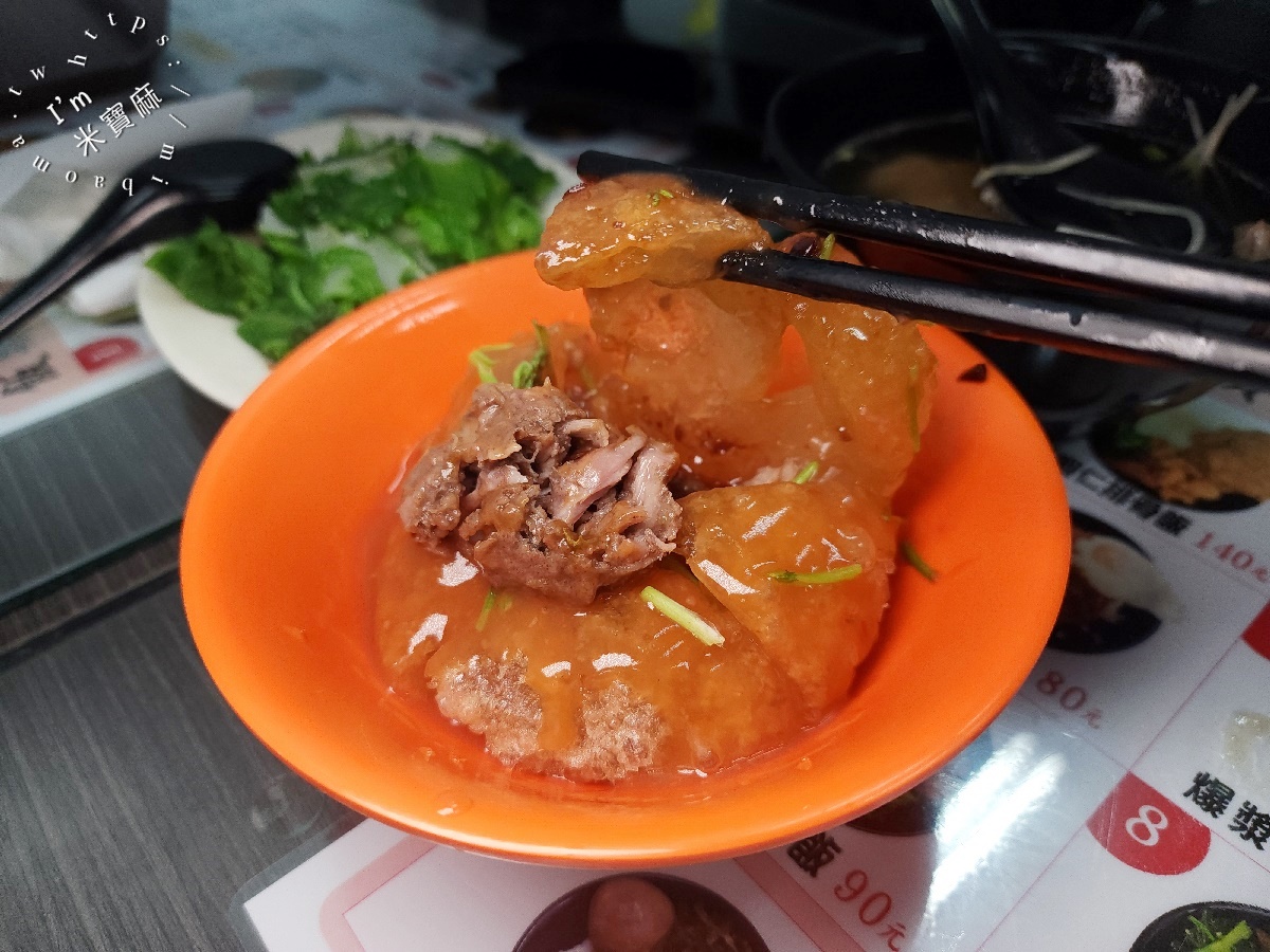 蝦味鮮蝦仁排骨飯｜新店美食，不裹粉手剝鮮蝦仁，爆漿排骨飯雙重奏，饕客首選！