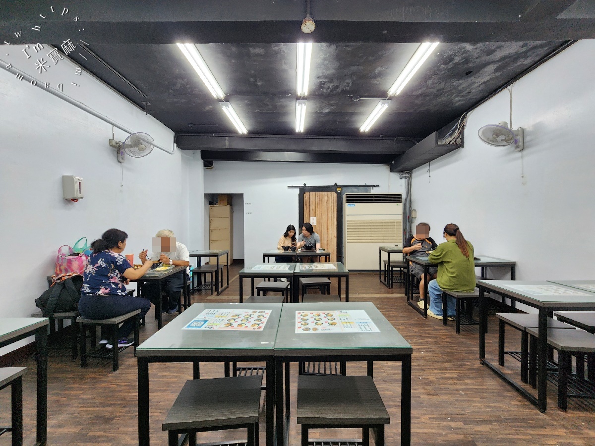 蝦味鮮蝦仁排骨飯｜新店美食，不裹粉手剝鮮蝦仁，爆漿排骨飯雙重奏，饕客首選！