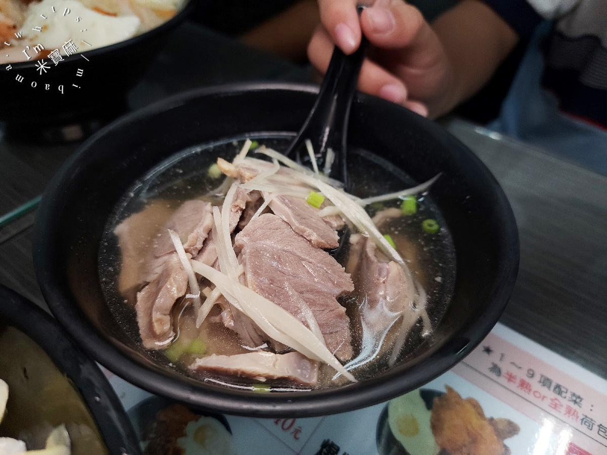 蝦味鮮蝦仁排骨飯｜新店美食，不裹粉手剝鮮蝦仁，爆漿排骨飯雙重奏，饕客首選！
