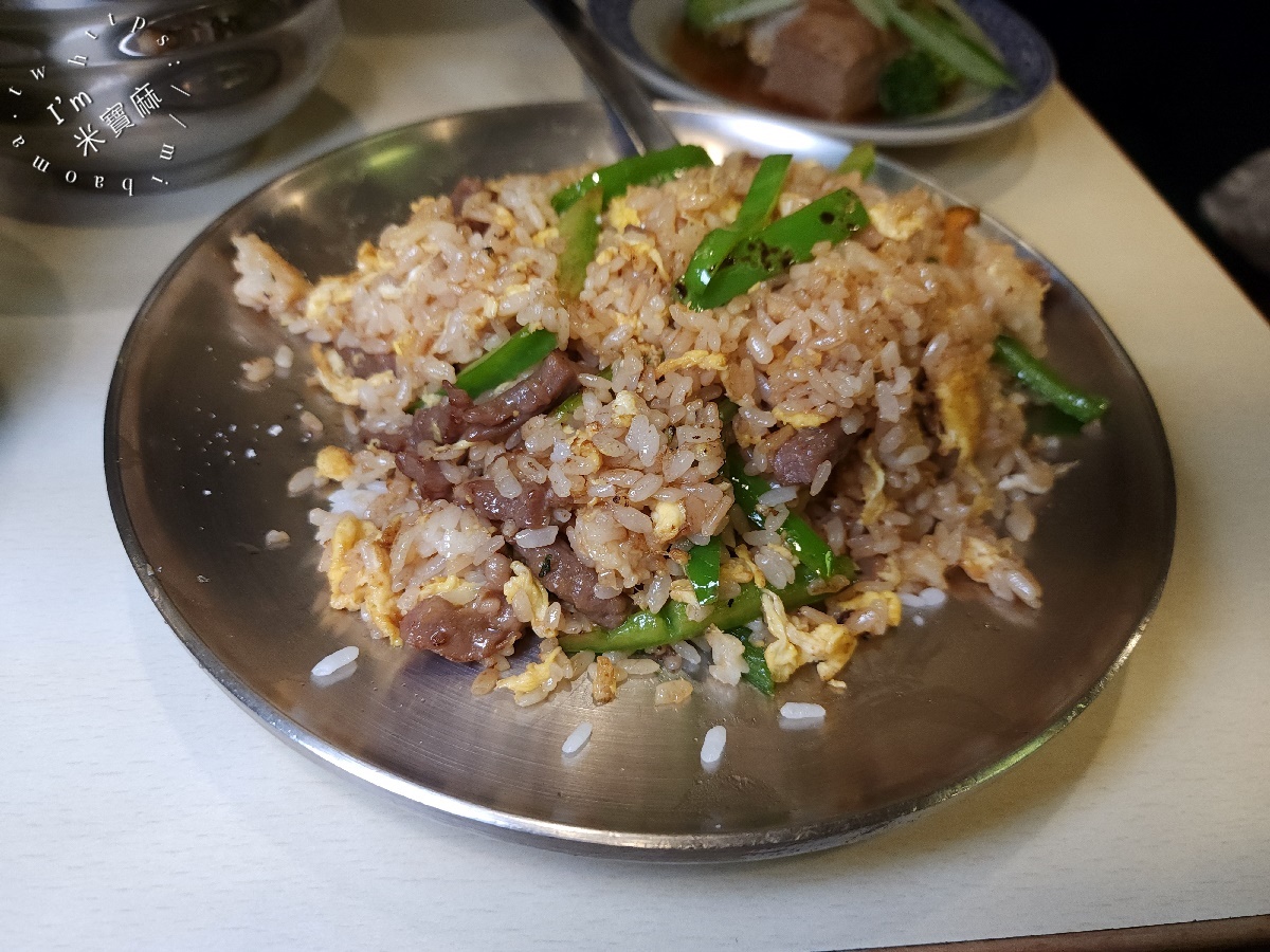 銀記手擀刀切牛肉麵｜光華商圈巷弄美食，忠孝新生站大份量牛肉麵、麵食、炒飯推薦！