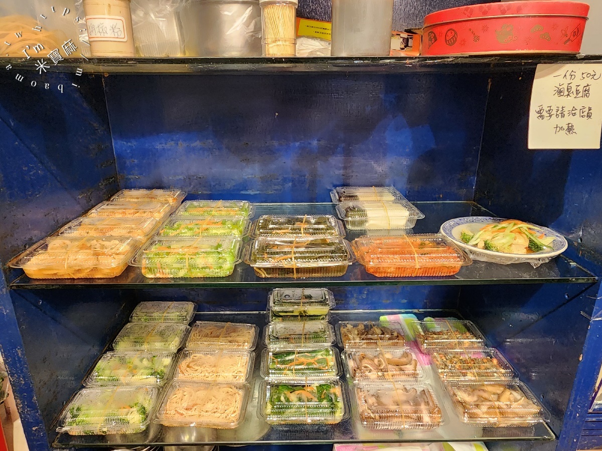 銀記手擀刀切牛肉麵｜光華商圈巷弄美食，忠孝新生站大份量牛肉麵、麵食、炒飯推薦！