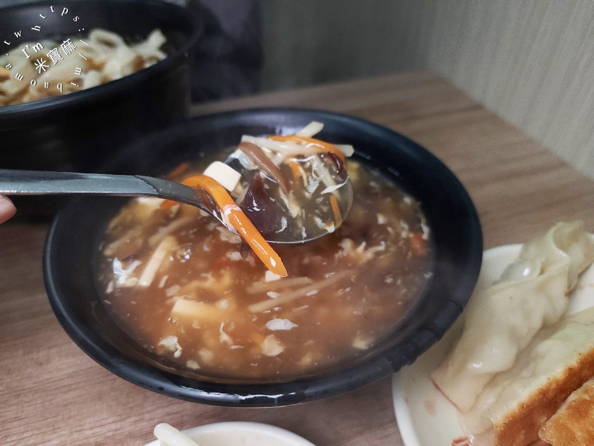 張記鍋貼牛肉麵|西門町美食,日本集團也搶學的巷弄傳奇!必吃招牌鍋貼與噴汁牛肉麵,台北排隊老店攻略 張記鍋貼牛肉麵|西門町美食,日本集團也搶學的巷弄傳奇!必吃招牌鍋貼與噴汁牛肉麵,台北排隊老店攻略