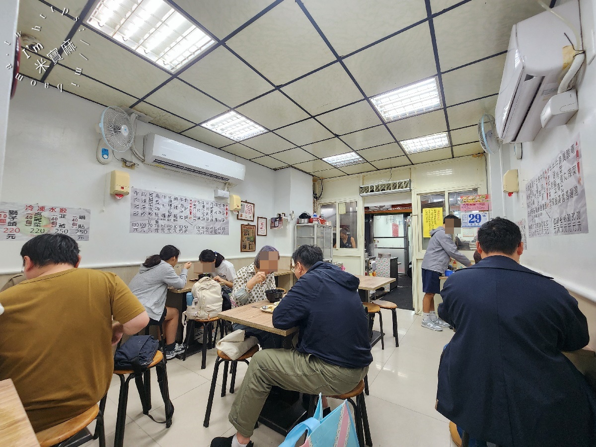 張記鍋貼牛肉麵|西門町美食,日本集團也搶學的巷弄傳奇!必吃招牌鍋貼與噴汁牛肉麵,台北排隊老店攻略 張記鍋貼牛肉麵|西門町美食,日本集團也搶學的巷弄傳奇!必吃招牌鍋貼與噴汁牛肉麵,台北排隊老店攻略