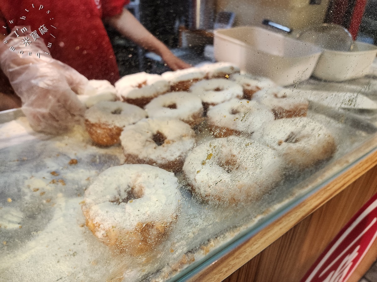 一脆鮮奶脆皮甜甜圈總店｜西門美食，酥脆奶香甜而不膩，捷運人氣排隊甜點，晚來就吃不到！