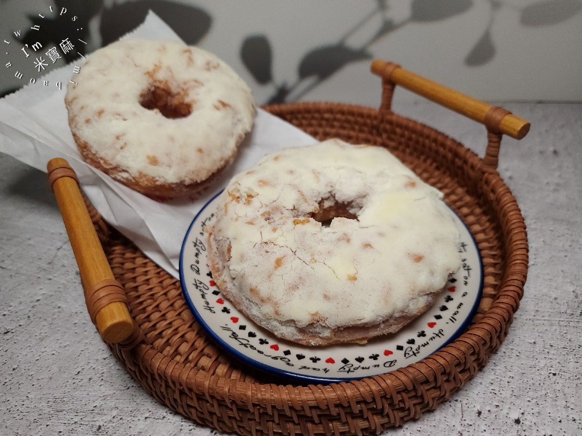 一脆鮮奶脆皮甜甜圈總店｜西門美食，酥脆奶香甜而不膩，捷運人氣排隊甜點，晚來就吃不到！