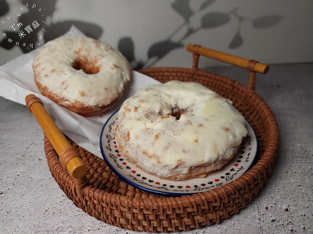 一脆鮮奶脆皮甜甜圈總店｜西門美食，酥脆奶香甜而不膩，捷運人氣排隊甜點，晚來就吃不到！