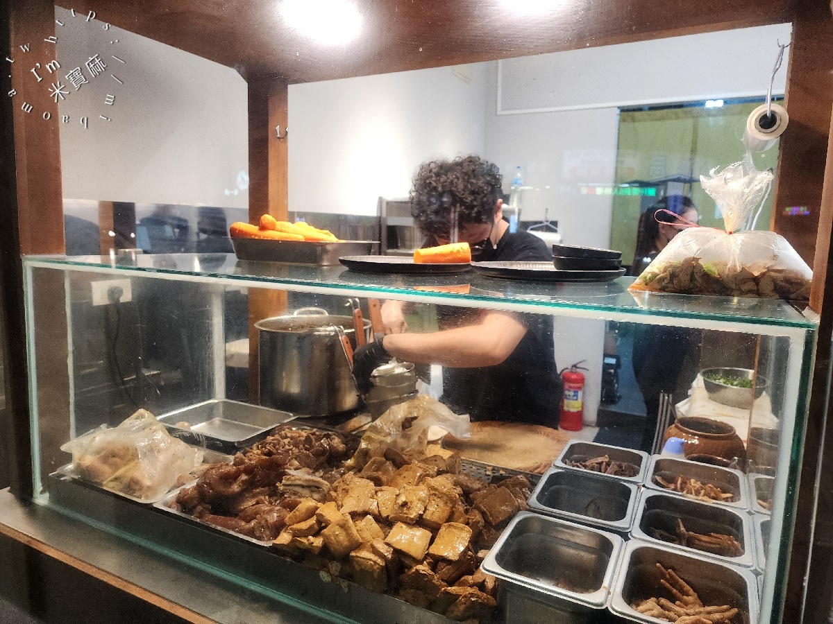 東引快刀手 中和店｜四號公園旁必吃牛肉麵、銷魂滷味！捷運永安市場站美食新選擇