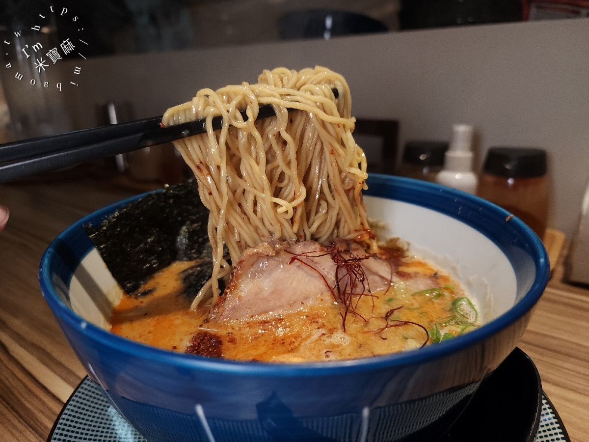 Hiro’s らぁ麵Kitchen 新店店｜捷運大坪林站美食推薦：正宗福岡豚骨拉麵，免費加麵一次讓你幸福飽