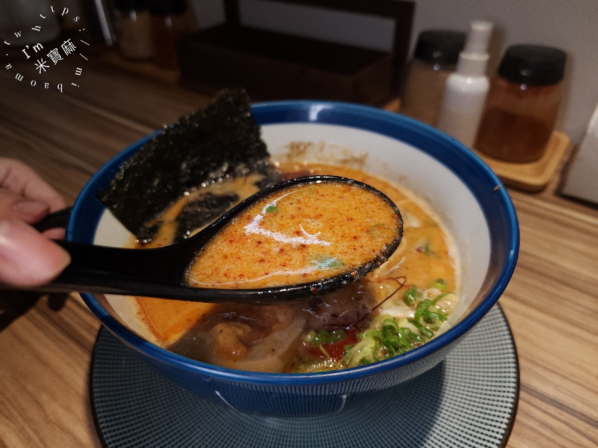 Hiro’s らぁ麵Kitchen 新店店|捷運大坪林站美食推薦:正宗福岡豚骨拉麵,免費加麵一次讓你幸福飽 Hiro’s らぁ麵Kitchen 新店店|捷運大坪林站美食推薦:正宗福岡豚骨拉麵,免費加麵一次讓你幸福飽