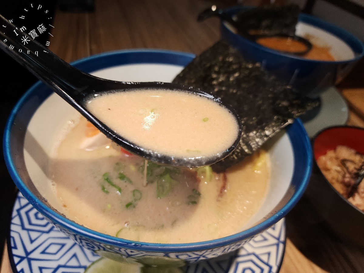 Hiro’s らぁ麵Kitchen 新店店｜捷運大坪林站美食推薦：正宗福岡豚骨拉麵，免費加麵一次讓你幸福飽