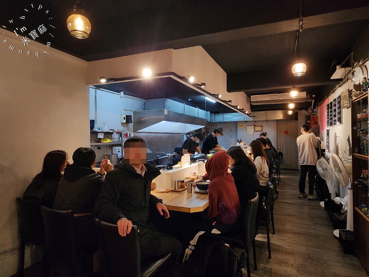 Hiro’s らぁ麵Kitchen 新店店|捷運大坪林站美食推薦:正宗福岡豚骨拉麵,免費加麵一次讓你幸福飽 Hiro’s らぁ麵Kitchen 新店店|捷運大坪林站美食推薦:正宗福岡豚骨拉麵,免費加麵一次讓你幸福飽