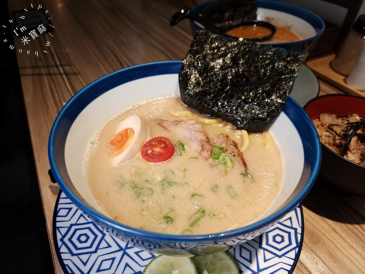 Hiro’s らぁ麵Kitchen 新店店|捷運大坪林站美食推薦:正宗福岡豚骨拉麵,免費加麵一次讓你幸福飽 Hiro’s らぁ麵Kitchen 新店店|捷運大坪林站美食推薦:正宗福岡豚骨拉麵,免費加麵一次讓你幸福飽