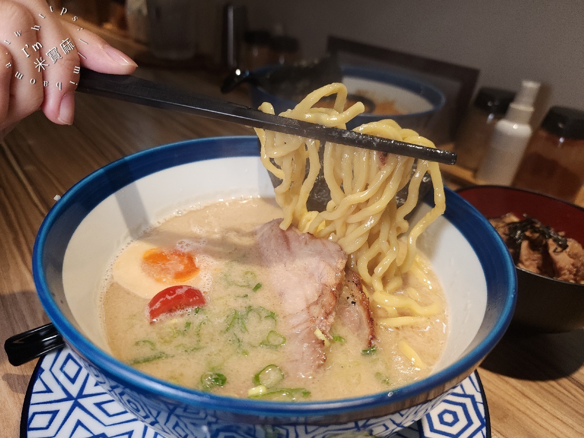 Hiro’s らぁ麵Kitchen 新店店|捷運大坪林站美食推薦:正宗福岡豚骨拉麵,免費加麵一次讓你幸福飽 Hiro’s らぁ麵Kitchen 新店店|捷運大坪林站美食推薦:正宗福岡豚骨拉麵,免費加麵一次讓你幸福飽