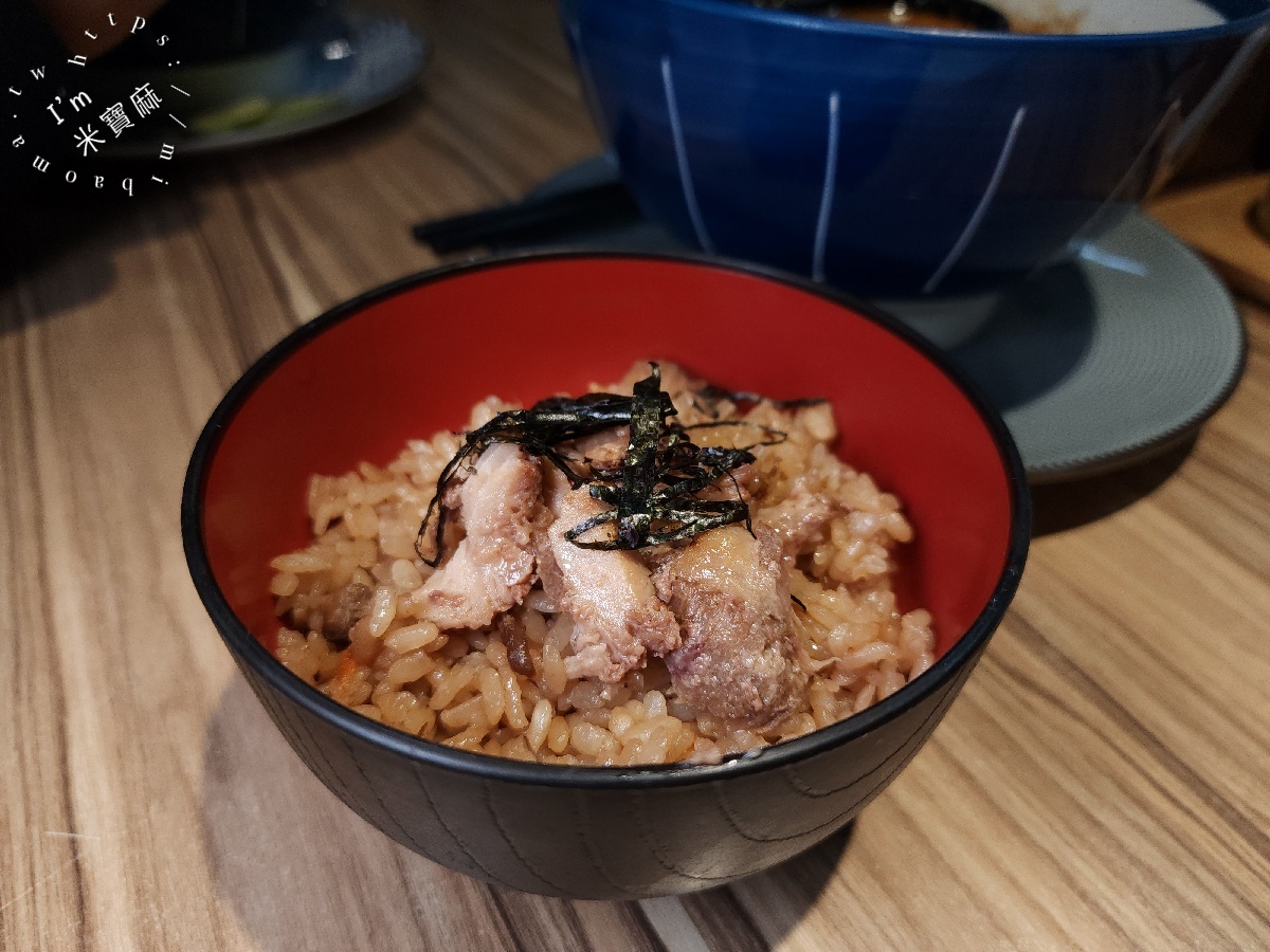 Hiro’s らぁ麵Kitchen 新店店|捷運大坪林站美食推薦:正宗福岡豚骨拉麵,免費加麵一次讓你幸福飽 Hiro’s らぁ麵Kitchen 新店店|捷運大坪林站美食推薦:正宗福岡豚骨拉麵,免費加麵一次讓你幸福飽