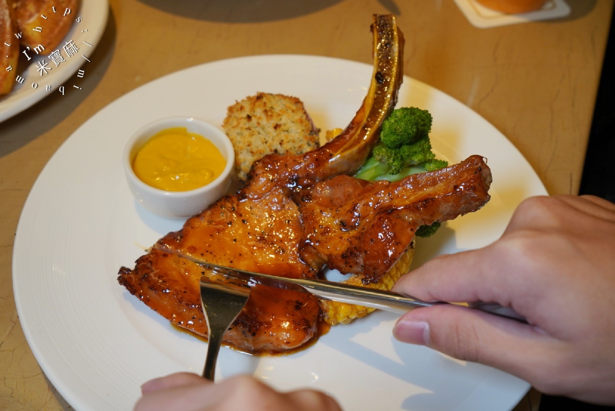 NEVERLAND Bakery Cafe|南港義大利麵,不只多口味義麵燉飯,還有戰斧豬排與烘焙甜點的味蕾探險! NEVERLAND Bakery Cafe|南港義大利麵,不只多口味義麵燉飯,還有戰斧豬排與烘焙甜點的味蕾探險!