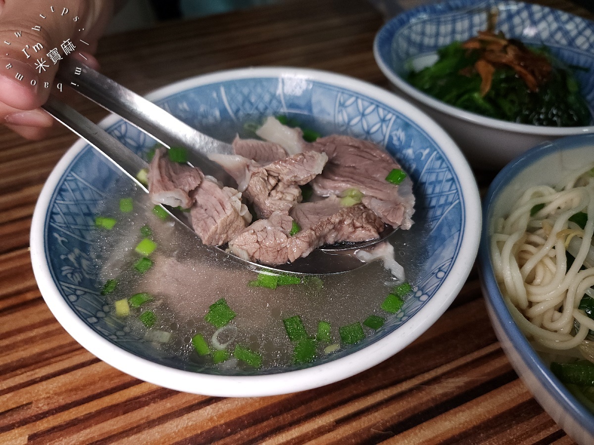 萬華烏醋乾麵 原阿明烏醋麵｜萬華美食，一甲子古早味，神級烏醋乾麵、霸氣黑白切，銅板價享受老饕級美味！