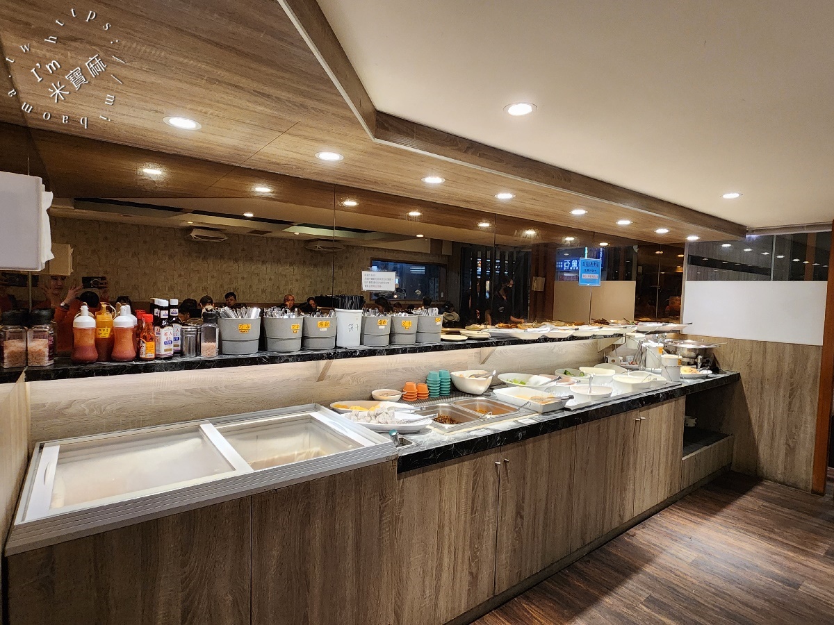 一水創意牛排 板橋店｜板橋牛排館，300元起讓你爽嗑排餐、無限自助吧！讓你飽到天邊去！