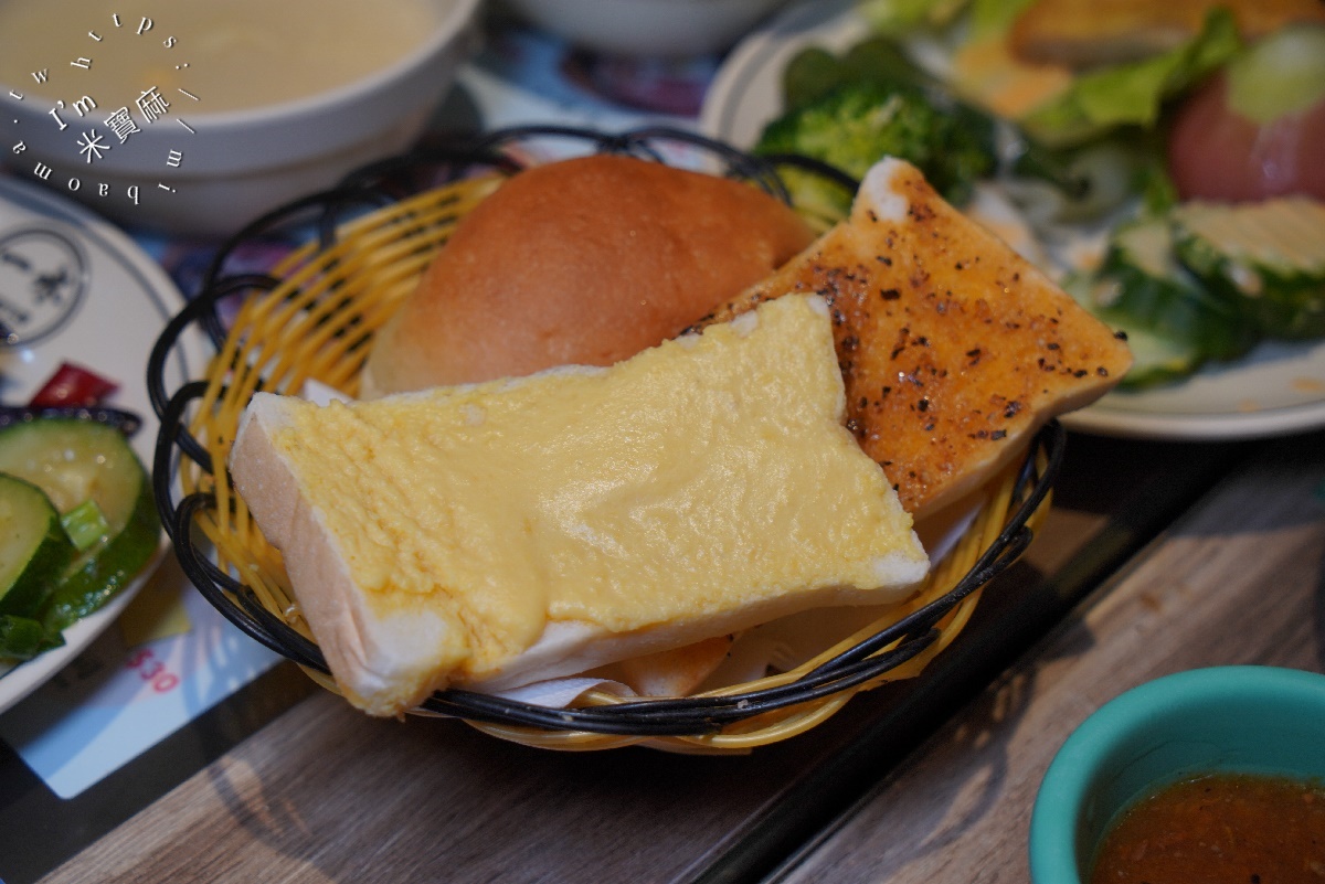 一水創意牛排 板橋店｜板橋牛排館，300元起讓你爽嗑排餐、無限自助吧！讓你飽到天邊去！