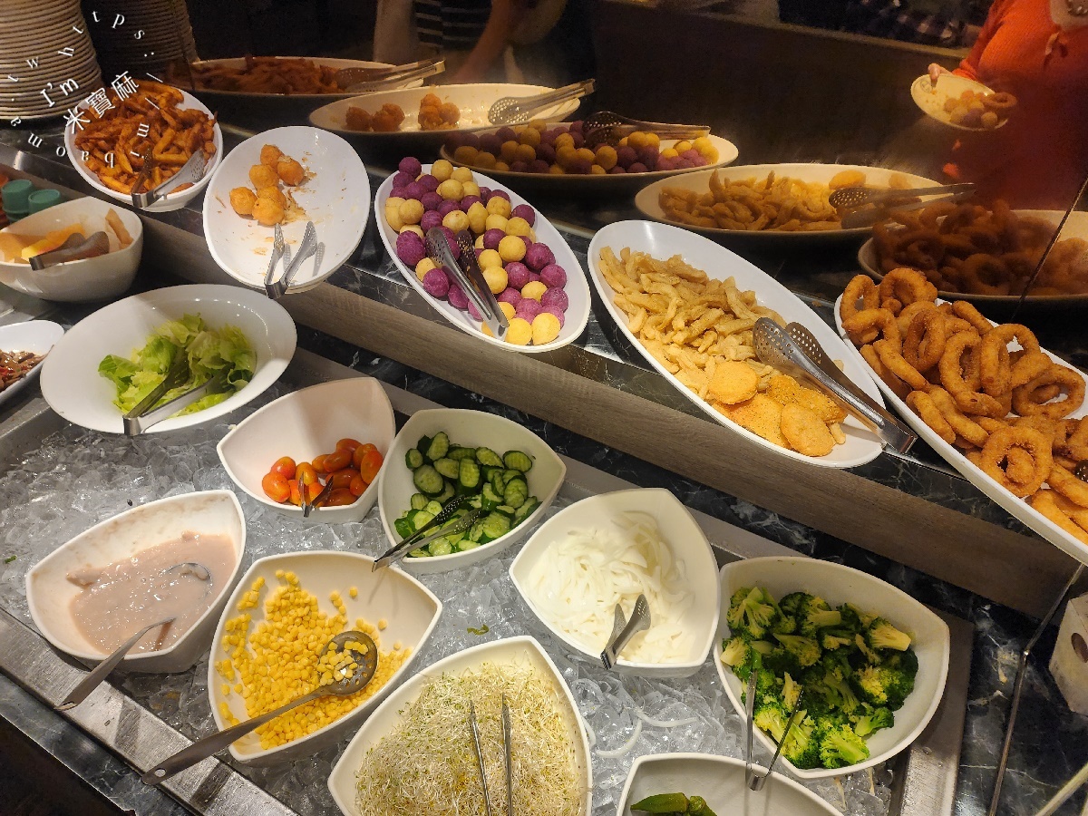 一水創意牛排 板橋店｜板橋牛排館，300元起讓你爽嗑排餐、無限自助吧！讓你飽到天邊去！