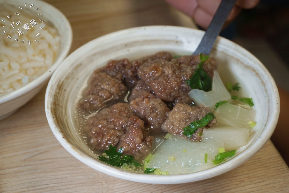 中和米粉湯｜霸王煎讓你變身鮮蚵大富翁！營業到凌晨3點、夜貓子的消夜美食