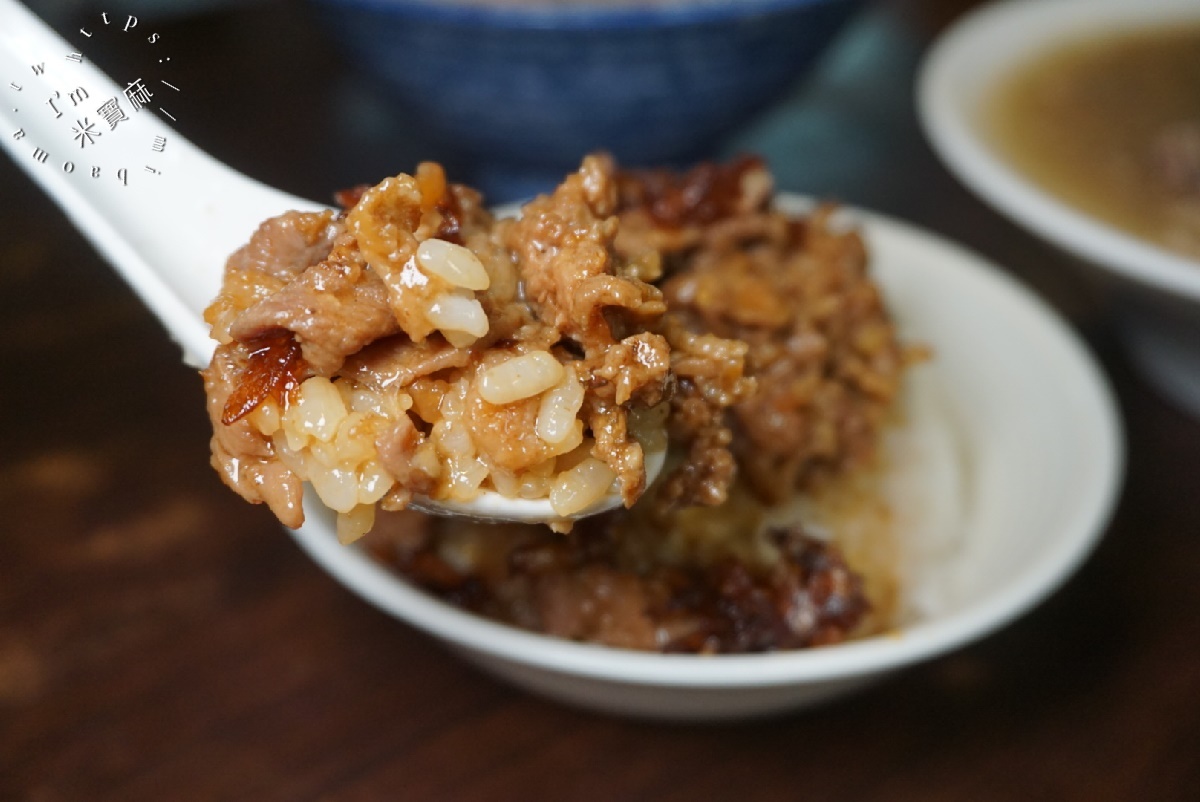 北鴨鴨肉羹｜新店光明街美食，王齊麟都臣服的碧潭旁高CP值鴨肉羹飯，甜香帶辣太銷魂！