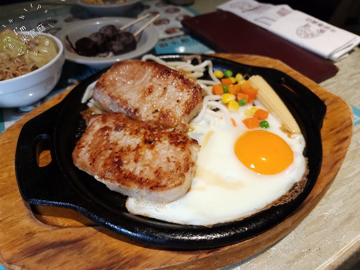 家堤牛排館｜三重牛排吃到飽，自助吧無限續：麻辣燙、滷味、小火鍋、剉冰、巧克力鍋全制霸