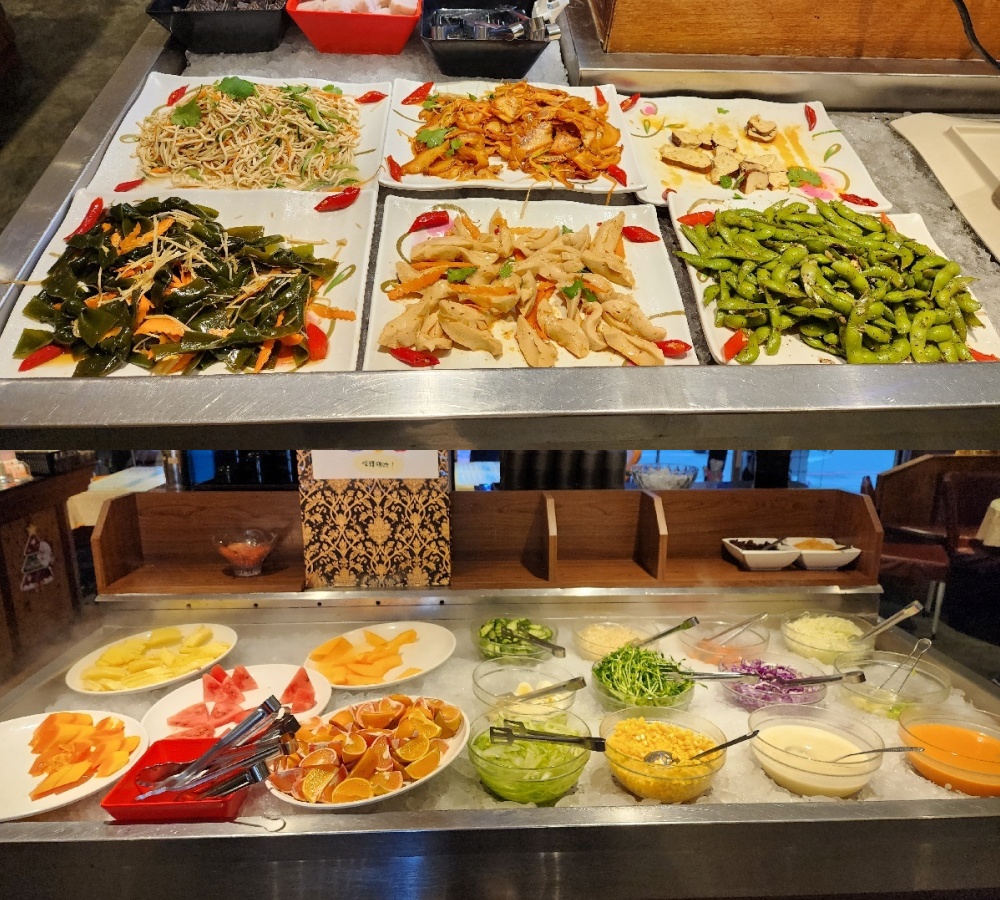 家堤牛排館｜三重牛排吃到飽，自助吧無限續：麻辣燙、滷味、小火鍋、剉冰、巧克力鍋全制霸