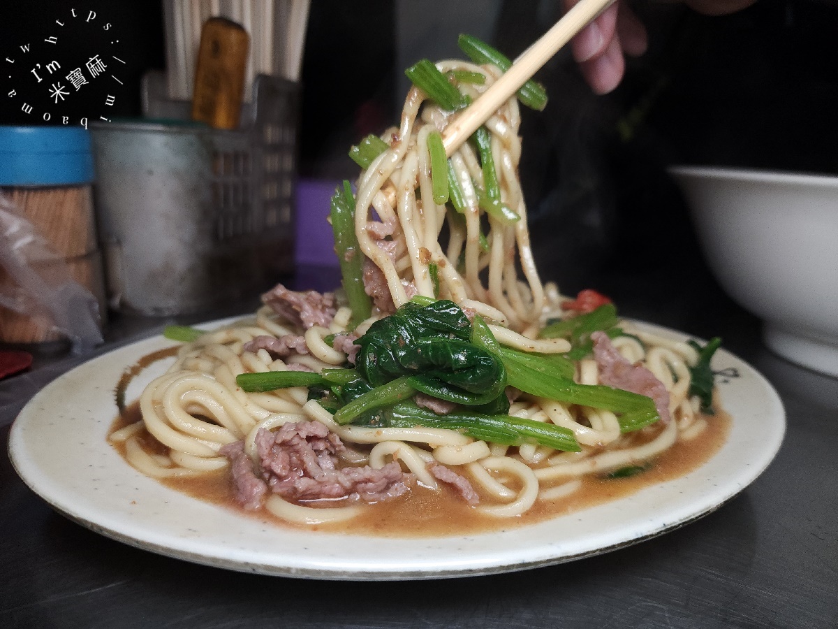 同安街周記炒牛肉｜中正區美食，台灣牛炒麵、煮麵百元銷魂好滋味！