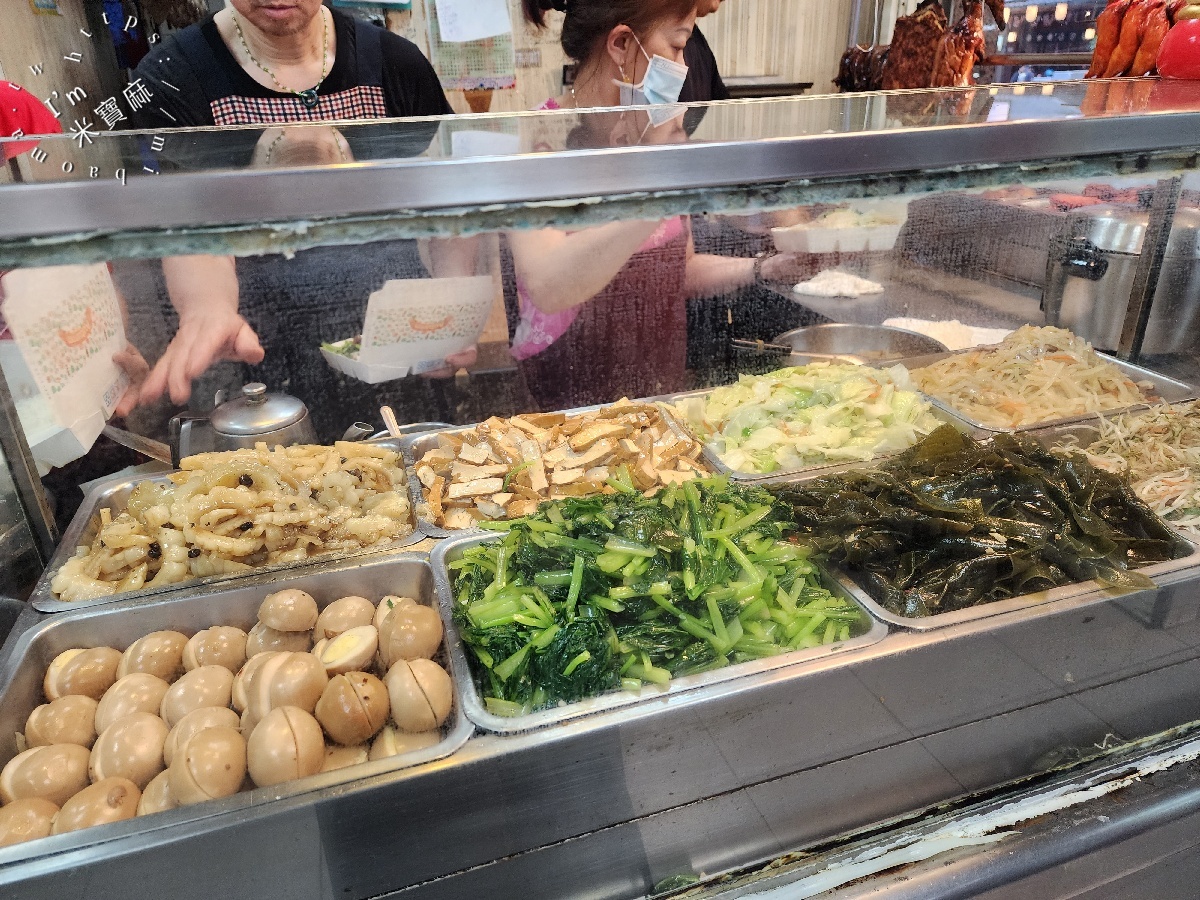 朱記燒臘便當快餐店|中和燒臘便當,份量爆棚,鴨腿銷魂!料多味美、配菜自由選 朱記燒臘便當快餐店|中和燒臘便當,份量爆棚,鴨腿銷魂!料多味美、配菜自由選