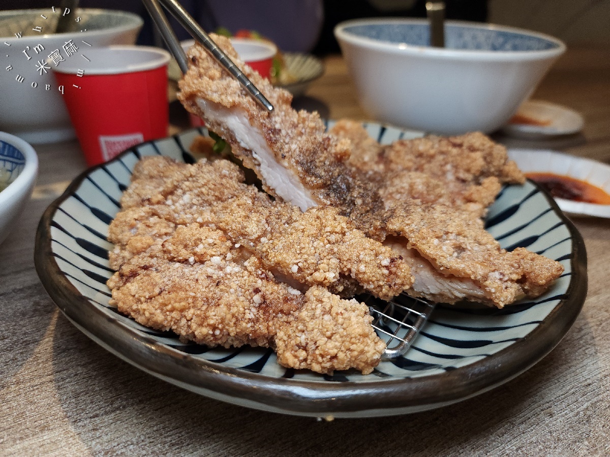 忠青商行|善導寺站人氣蝦仁飯排隊店!台北中正區古早味,炸排骨、威士忌牛肉拌麵也別錯過! 忠青商行|善導寺站人氣蝦仁飯排隊店!台北中正區古早味,炸排骨、威士忌牛肉拌麵也別錯過!