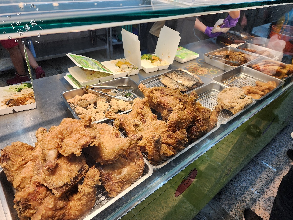 金門雞腿丸｜板橋金門街人氣便當排隊名店：多汁雞腿飯、香滷排骨一次滿足！