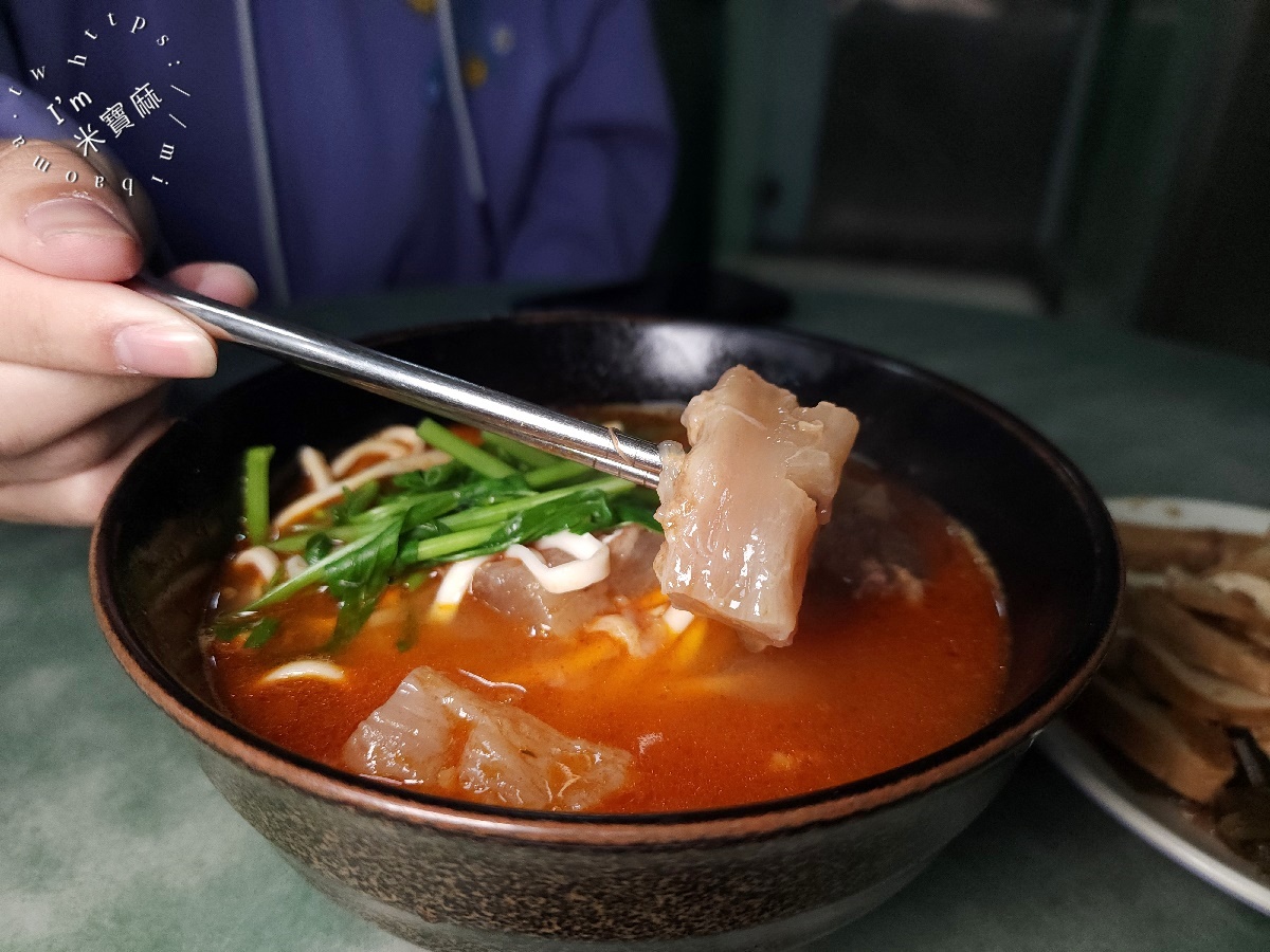 老王紅燒牛肉麵｜大安區美食，古亭站飄香40年眷村味！軟嫩牛肉＆麻醬乾麵必吃推薦