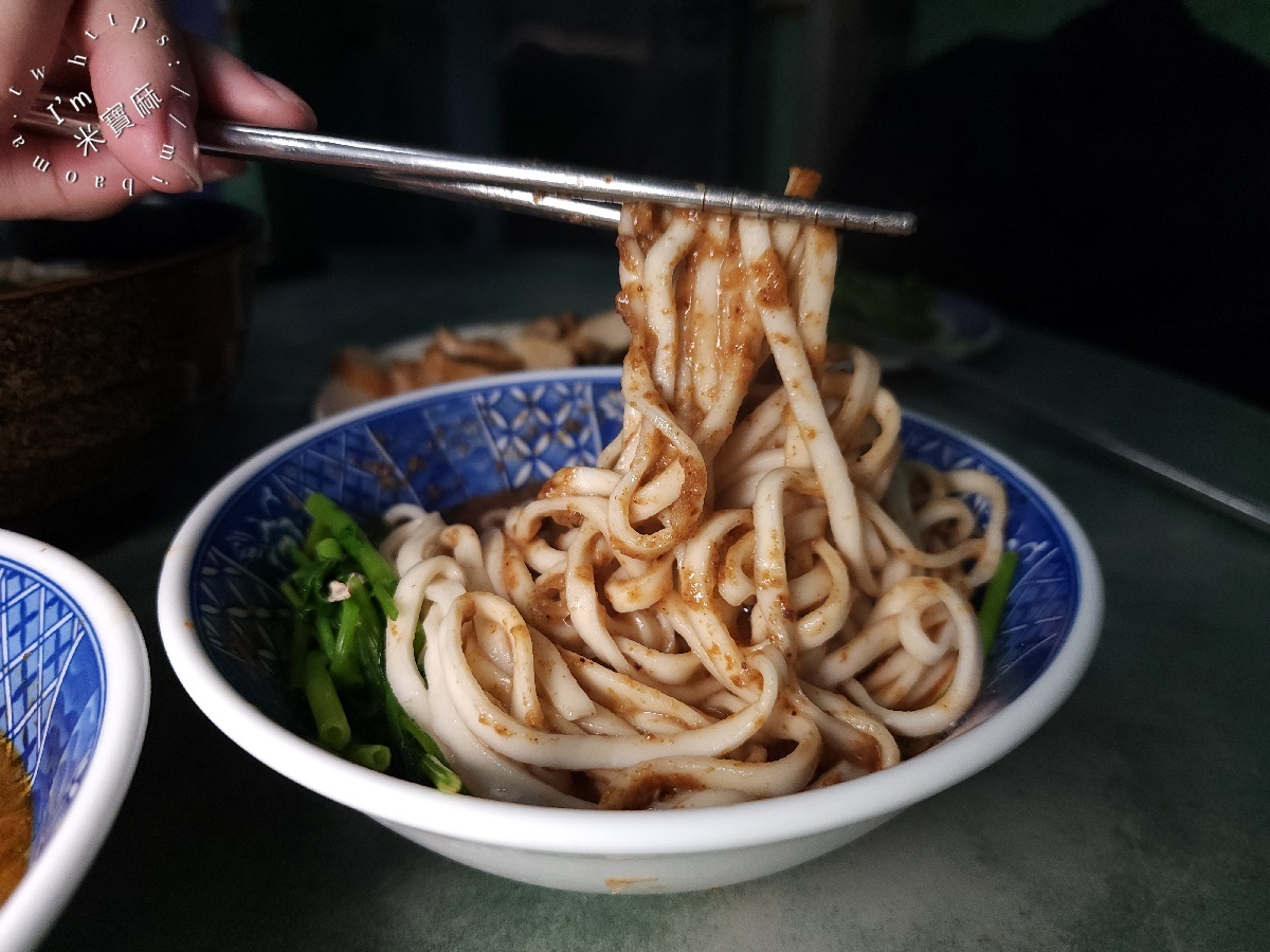 老王紅燒牛肉麵｜大安區美食，古亭站飄香40年眷村味！軟嫩牛肉＆麻醬乾麵必吃推薦