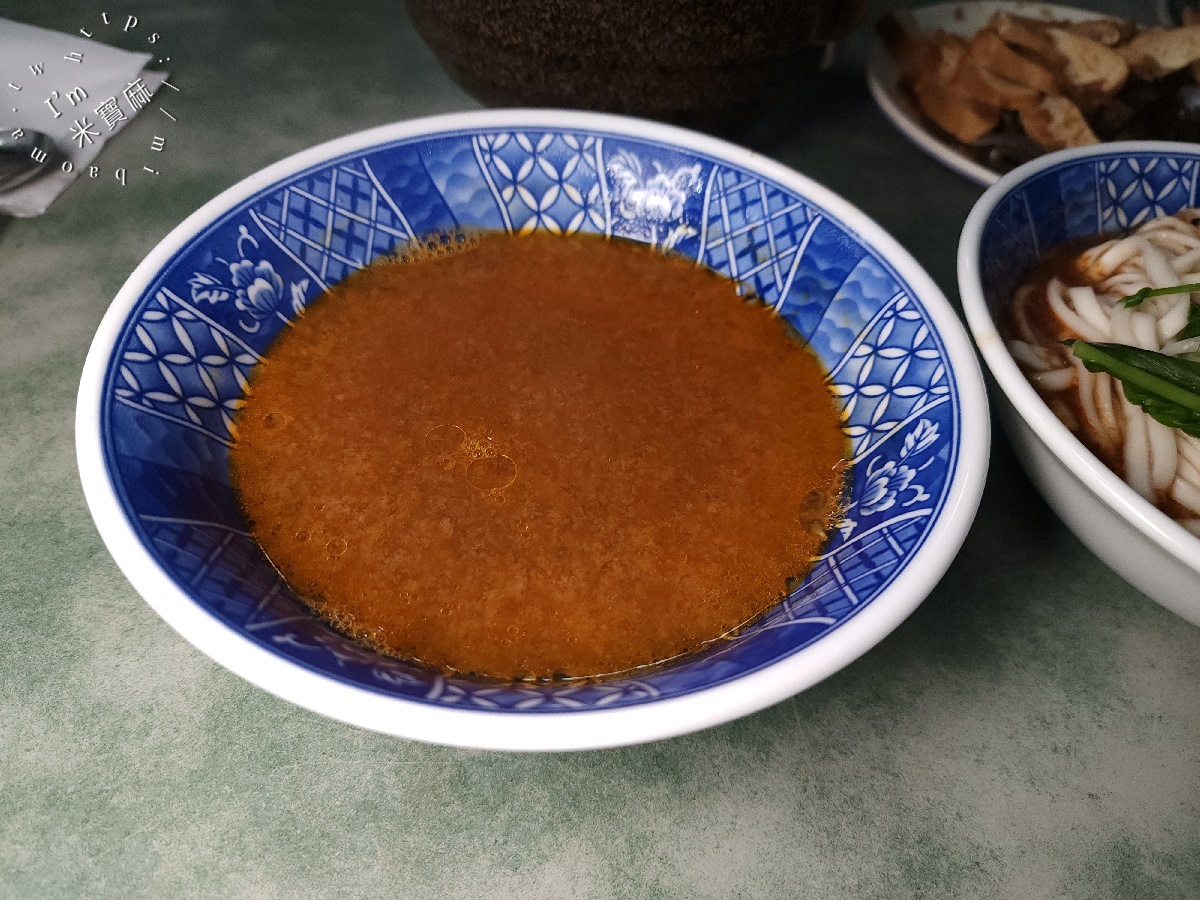 老王紅燒牛肉麵｜大安區美食，古亭站飄香40年眷村味！軟嫩牛肉＆麻醬乾麵必吃推薦