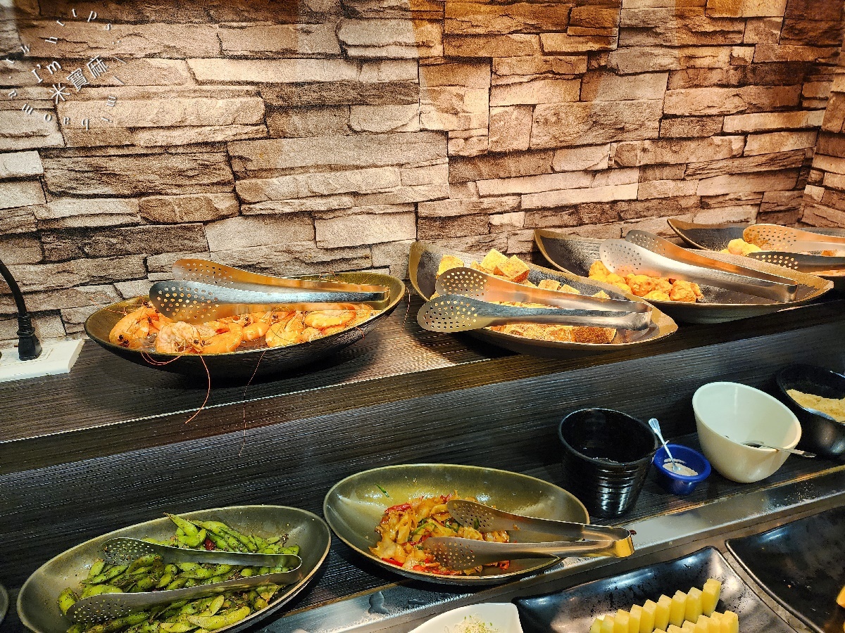 牛下來NEW STEAK｜板橋牛排自助吧吃到飽，多樣化自助吧、平價主餐，家庭聚餐新選擇