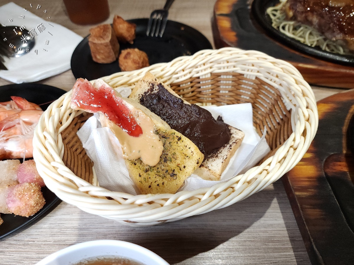 牛下來NEW STEAK｜板橋牛排自助吧吃到飽，多樣化自助吧、平價主餐，家庭聚餐新選擇