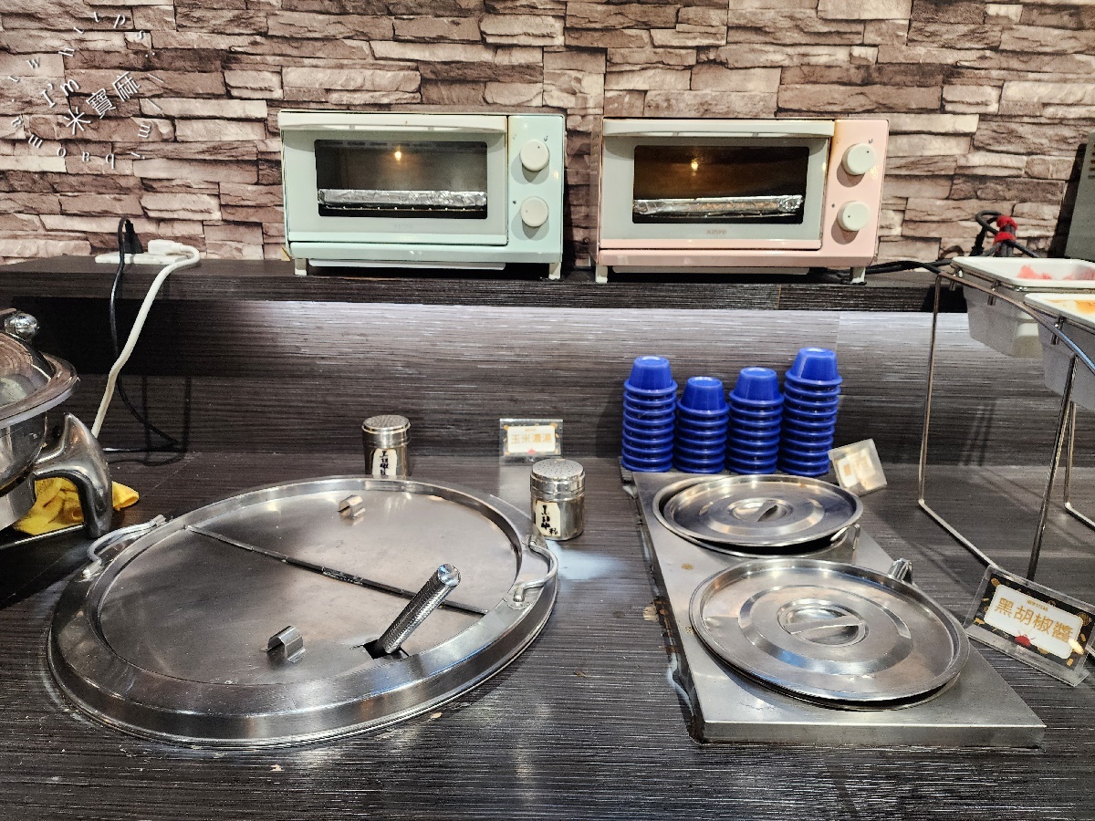 牛下來NEW STEAK｜板橋牛排自助吧吃到飽，多樣化自助吧、平價主餐，家庭聚餐新選擇