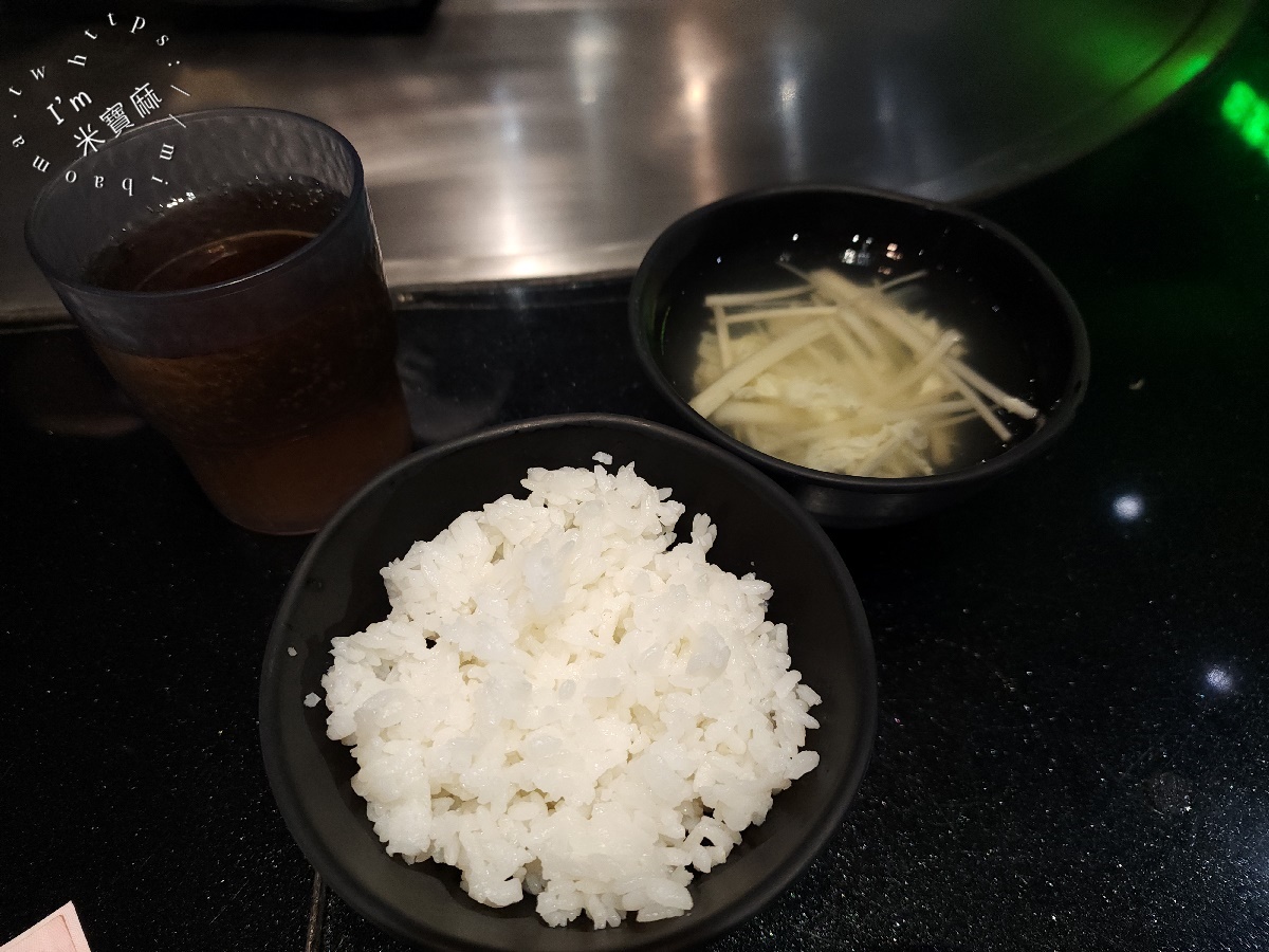 品豪鐵板燒｜中和廟口美食，平價鐵板燒首選！白飯湯飲吃到飽，加碼鱈魚神級美味！