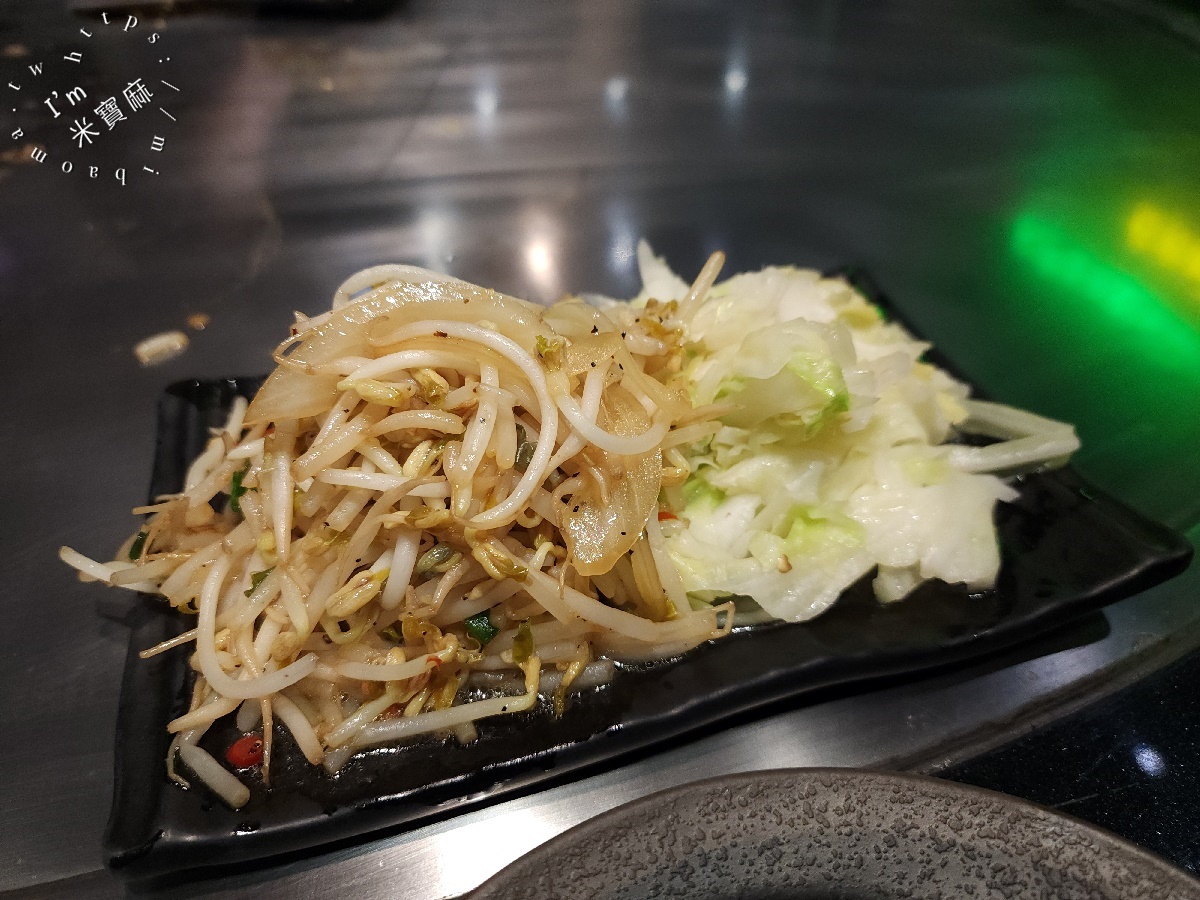 品豪鐵板燒｜中和廟口美食，平價鐵板燒首選！白飯湯飲吃到飽，加碼鱈魚神級美味！