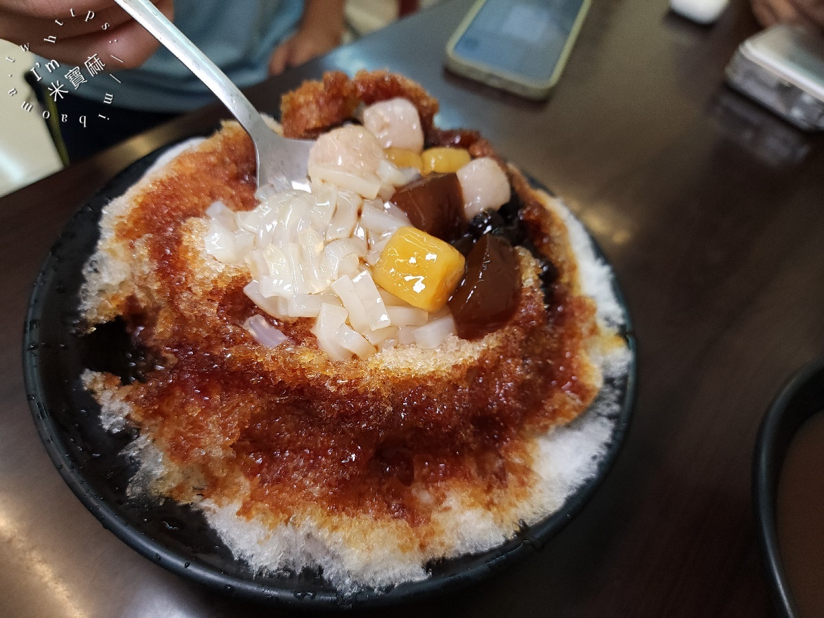 秋園｜新店美食，高CP值甜湯冰品，自炒黑糖、鮮奶茶的在地好滋味