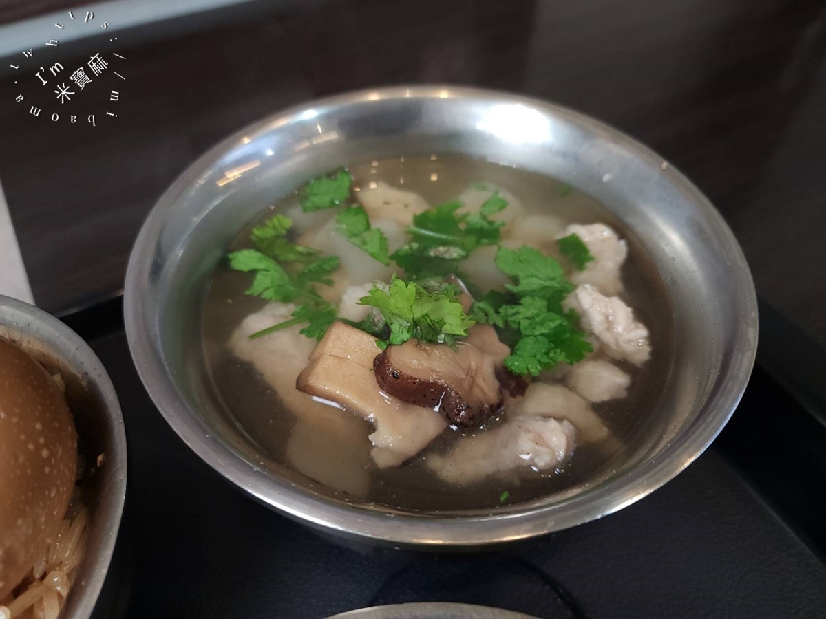 太順油飯 三陽店|三重逾在地人激推50年老字號!Q彈油飯搭滷蛋、赤肉羹,經典必吃古早味 太順油飯 三陽店|三重逾在地人激推50年老字號!Q彈油飯搭滷蛋、赤肉羹,經典必吃古早味