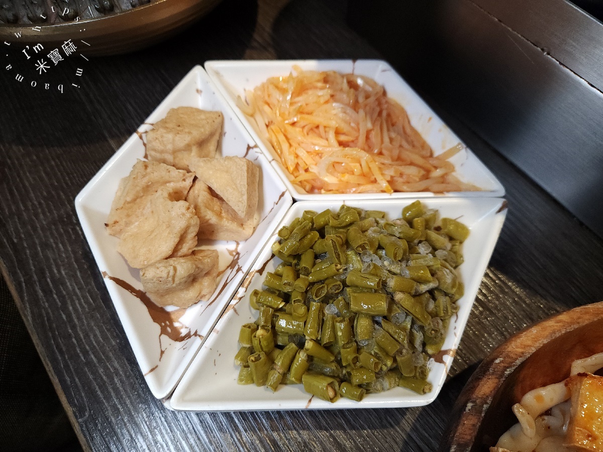 瓦法奇朵 W.麻辣BAR｜台北車站麻辣鍋新選擇！四川風味火鍋、聚餐包廂與壽星優惠全攻略