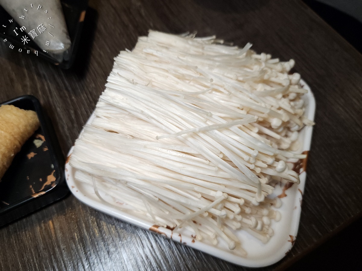 瓦法奇朵 W.麻辣BAR｜台北車站麻辣鍋新選擇！四川風味火鍋、聚餐包廂與壽星優惠全攻略