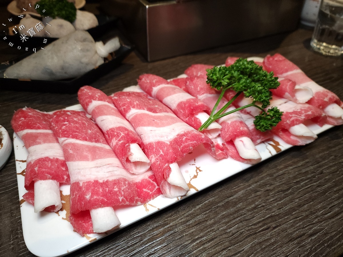 瓦法奇朵 W.麻辣BAR｜台北車站麻辣鍋新選擇！四川風味火鍋、聚餐包廂與壽星優惠全攻略