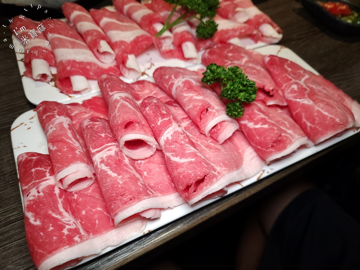 瓦法奇朵 W.麻辣BAR｜台北車站麻辣鍋新選擇！四川風味火鍋、聚餐包廂與壽星優惠全攻略